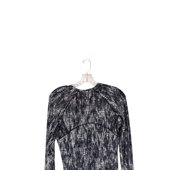 Lululemon Shirt Black White Long Sleeve Gym Workout Active Crewneck Size 4 - Picture 8 of 12